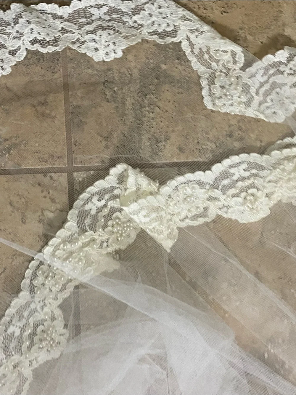 Ivory 2 Tiered Pearl Lace-Edged Appliqué Scalloped 35”L Comb Wedding Bridal Veil